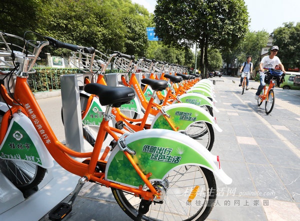 記者提前體驗公共自行車:一小時內輕松穿越市區(qū)